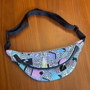 Gazzy 80’s retro style fanny pack new without tags unworn